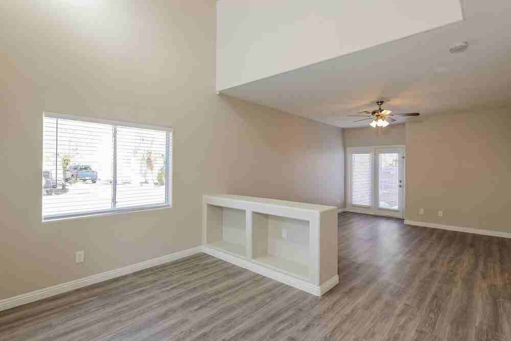 1132 Aldenwood Ave - Photo 4 of 17