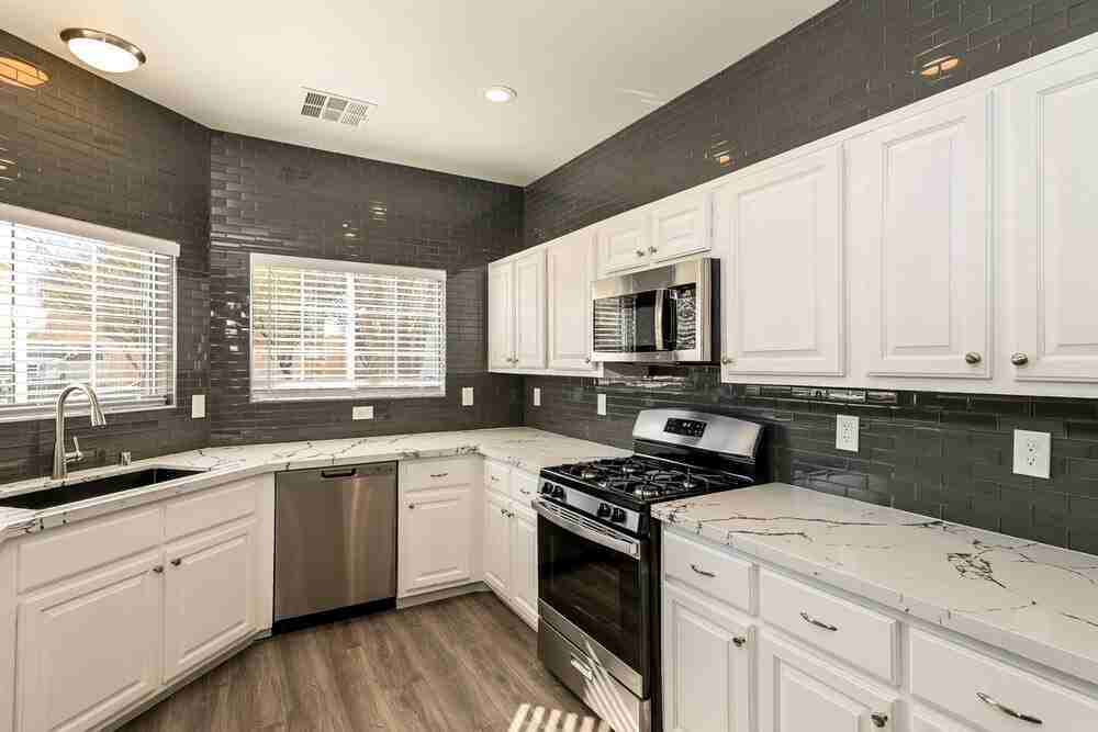 1132 Aldenwood Ave - Photo 7 of 17