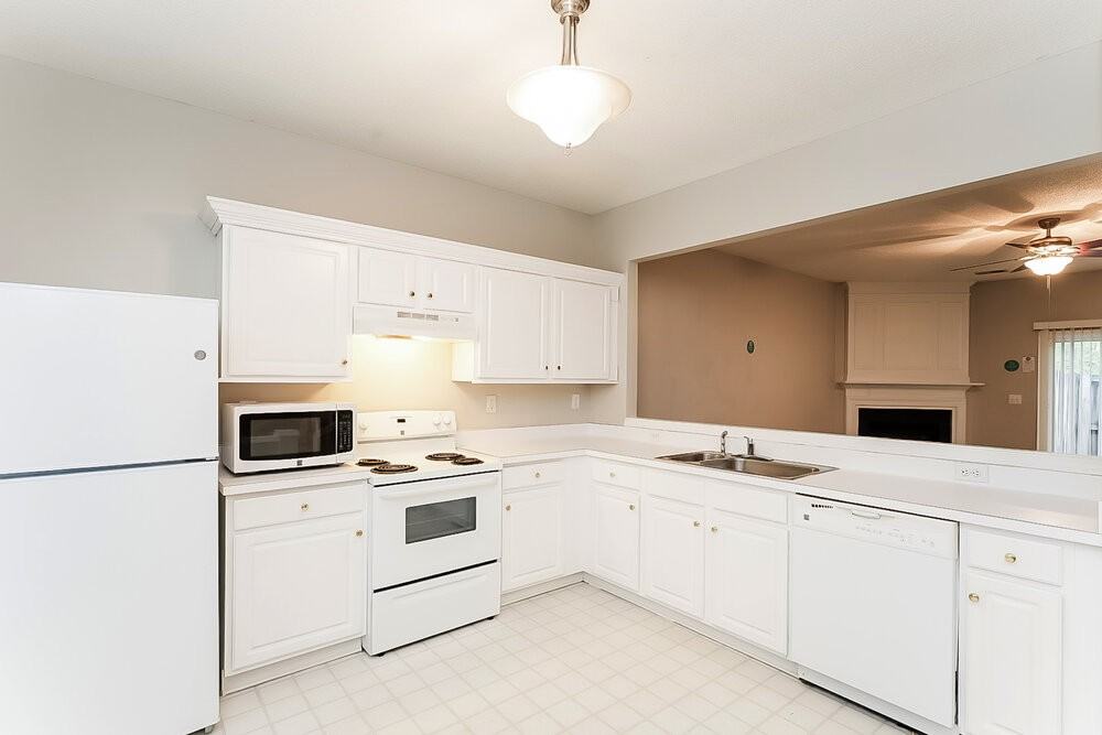 3973 Katherine Way - Photo 7 of 17
