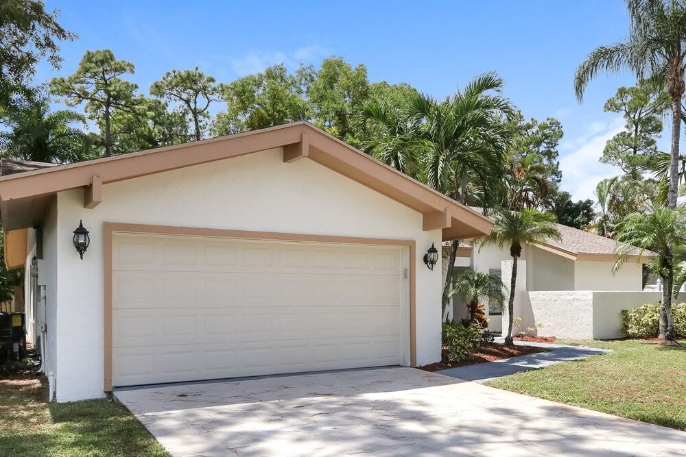 12463 Sawgrass Ct - Photo 4 of 16