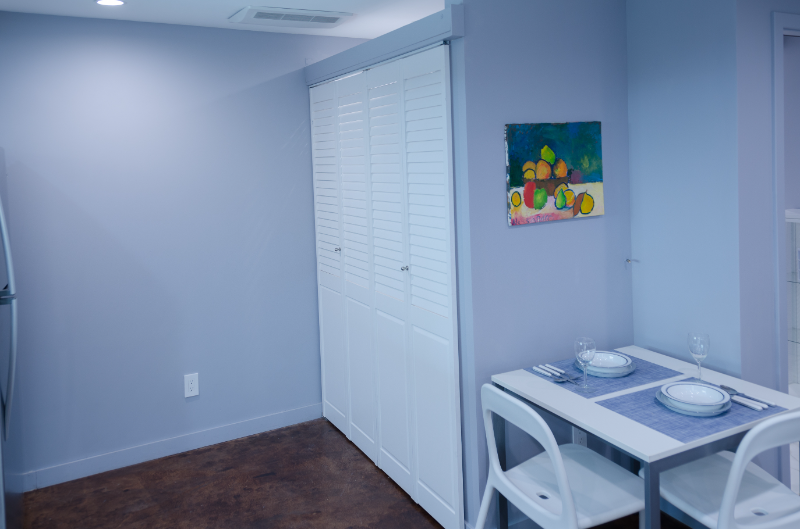 22054 De La Guerra St - Photo 4 of 11