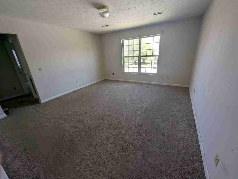 5788 Metropolis Lake Rd #B - Photo 5 of 5