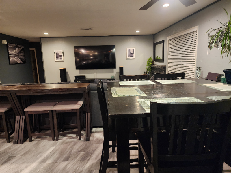 693 Seville Ln - Photo 3 of 16