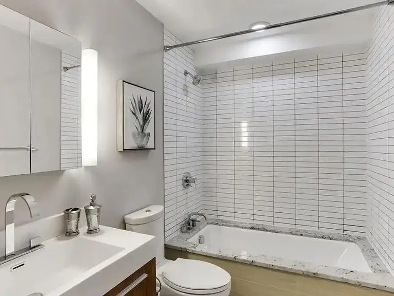 1710 Gales St Ne #4 - Photo 6 of 13