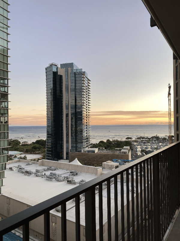 987 Queen St - Photo 2 of 9