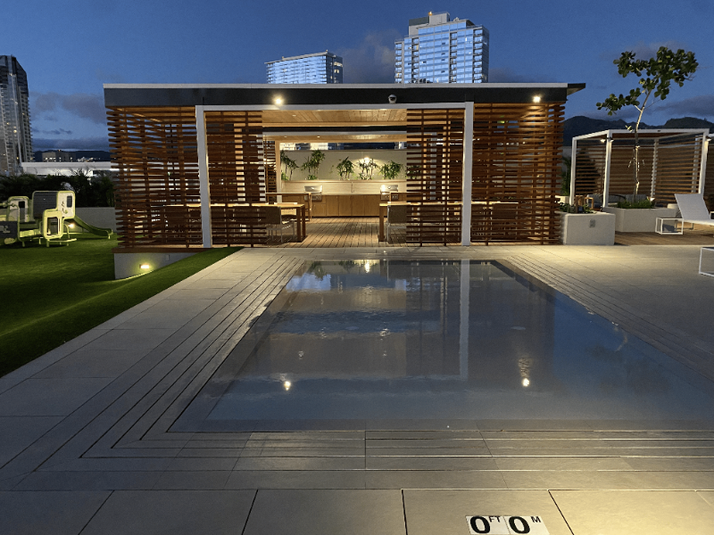 987 Queen St - Photo 7 of 9