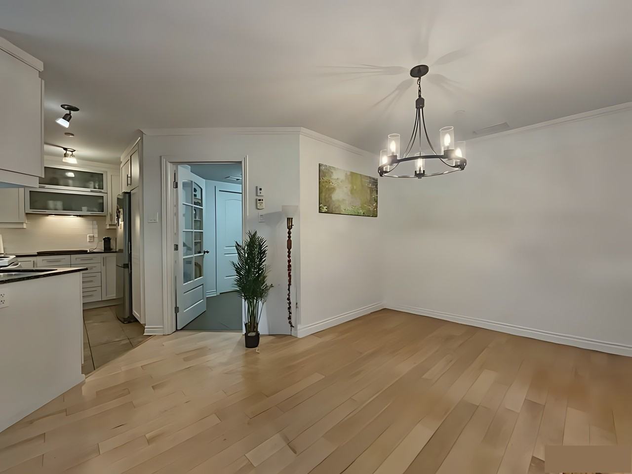 135 Rue Marcel-De la Sablonnière #102 - Photo 3 of 30