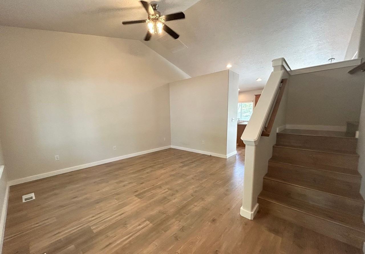 2225 W Steely Ct - Photo 4 of 31