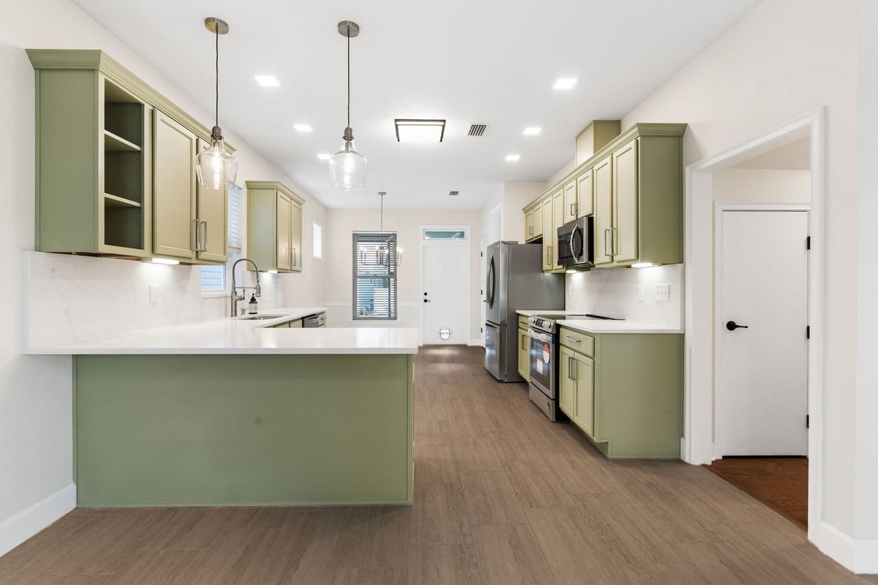 5005 Nw 11th Pl - Photo 6 of 28