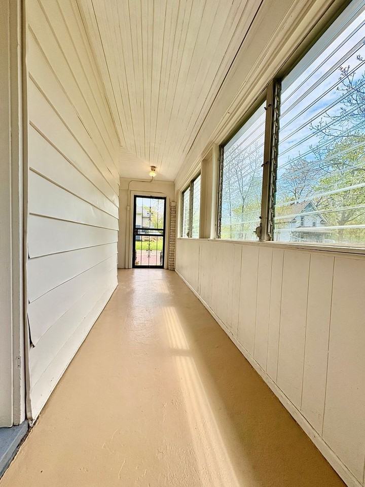 127 Elm St - Photo 3 of 19