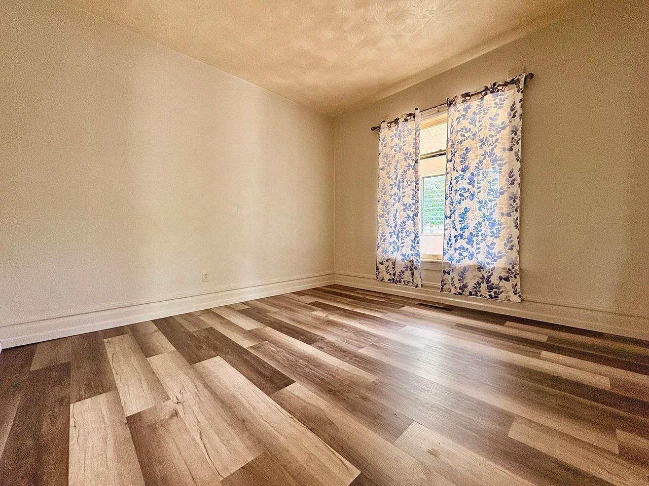 127 Elm St - Photo 6 of 19