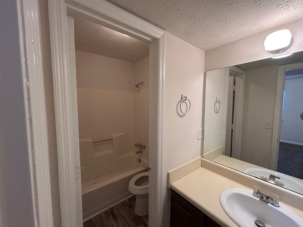 8838 W Hills Ct - Photo 7 of 8