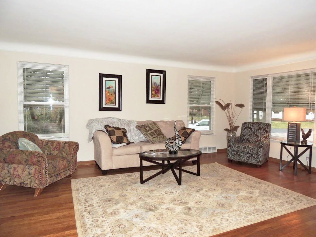 1971 Beverly Hills Dr - Photo 2 of 16