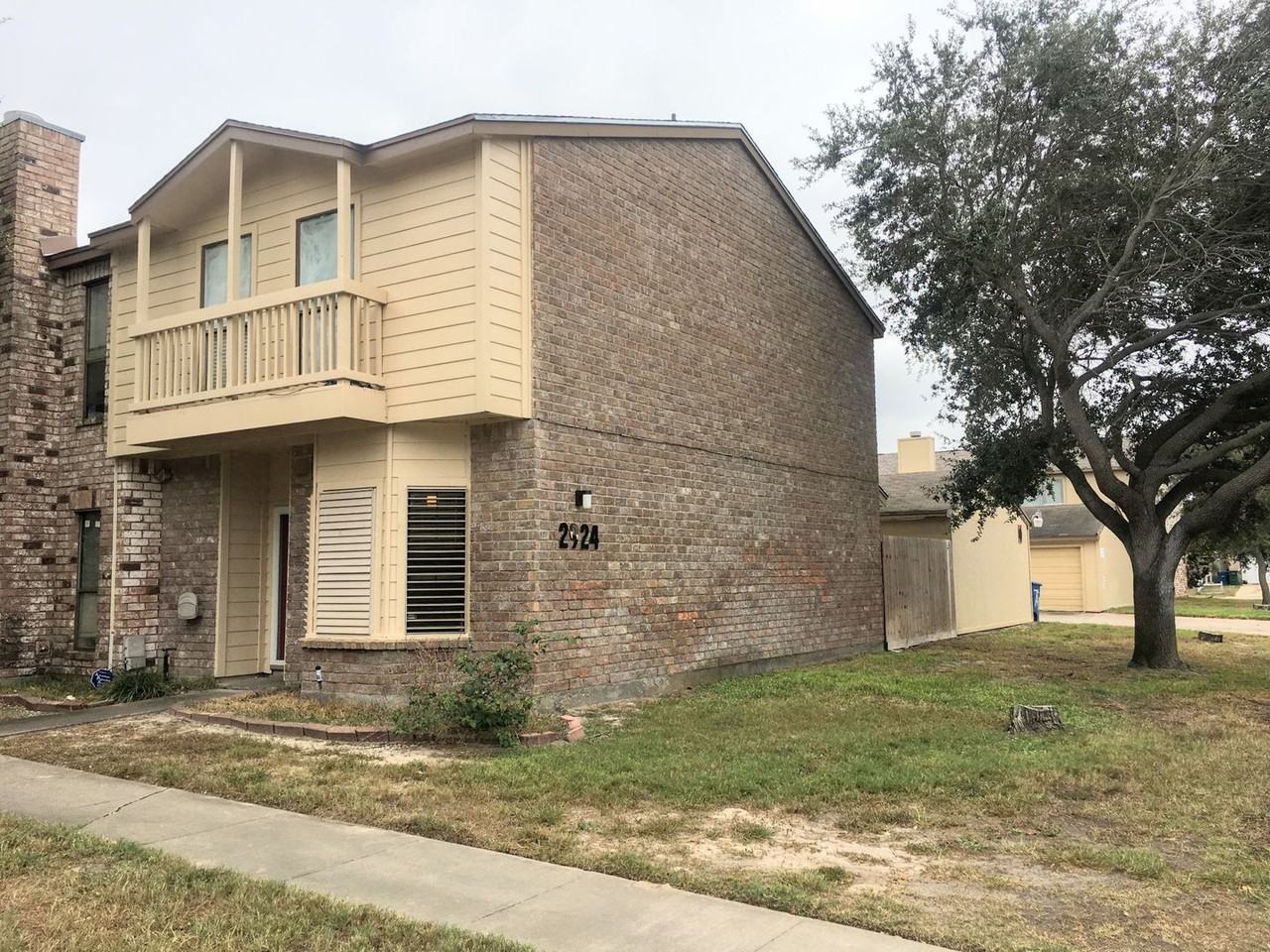 2924 Saint Joseph St #A - Photo 2 of 23