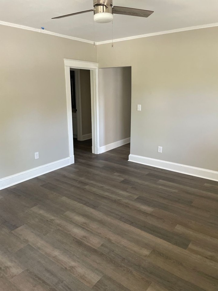 2327 Greenway Ave - Photo 2 of 14