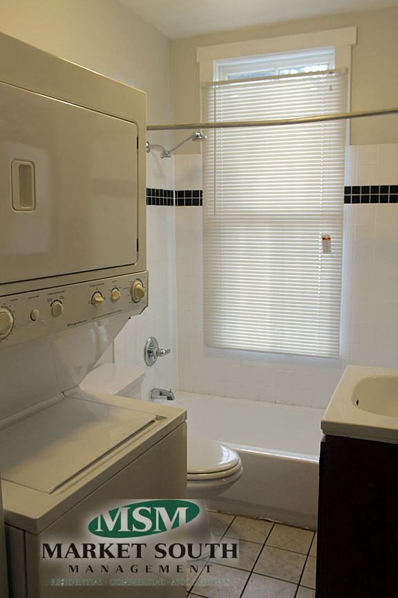 402 E 32nd St - Photo 6 of 9