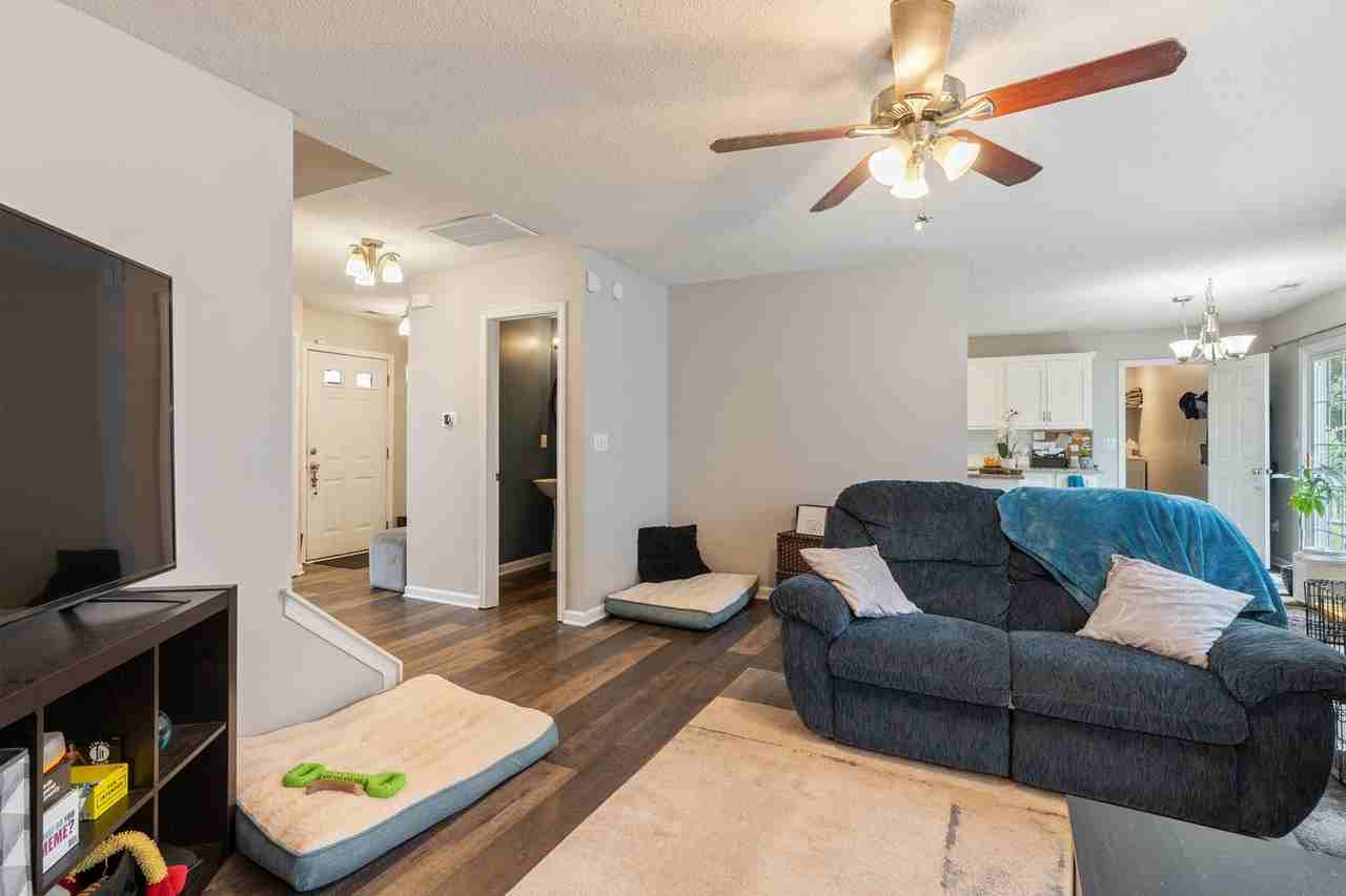 102 Bermuda Green Dr - Photo 4 of 24