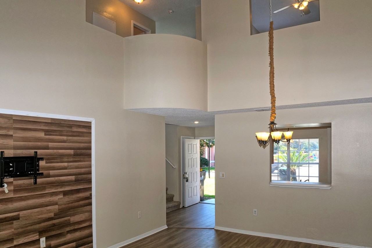860 Monopoly Ct - Photo 2 of 23