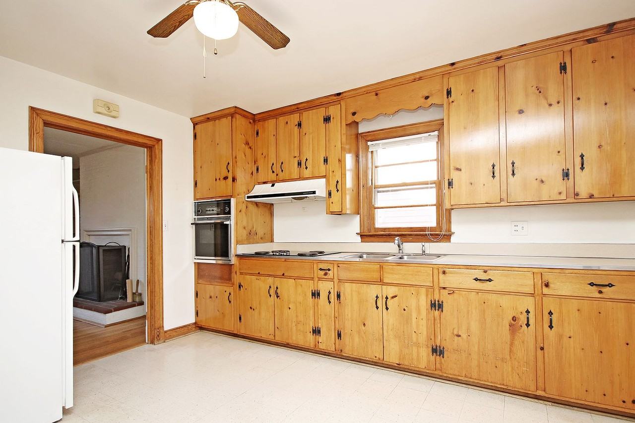 706 Grove Ave #A - Photo 3 of 11