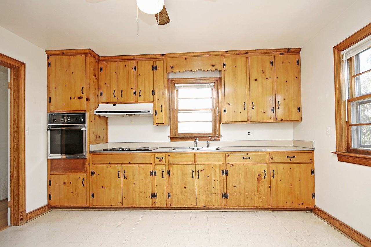 706 Grove Ave #A - Photo 4 of 11