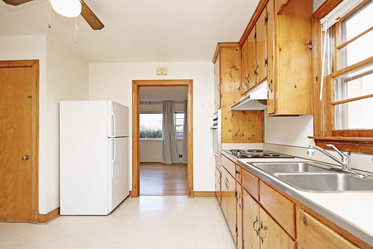 706 Grove Ave #A - Photo 5 of 11