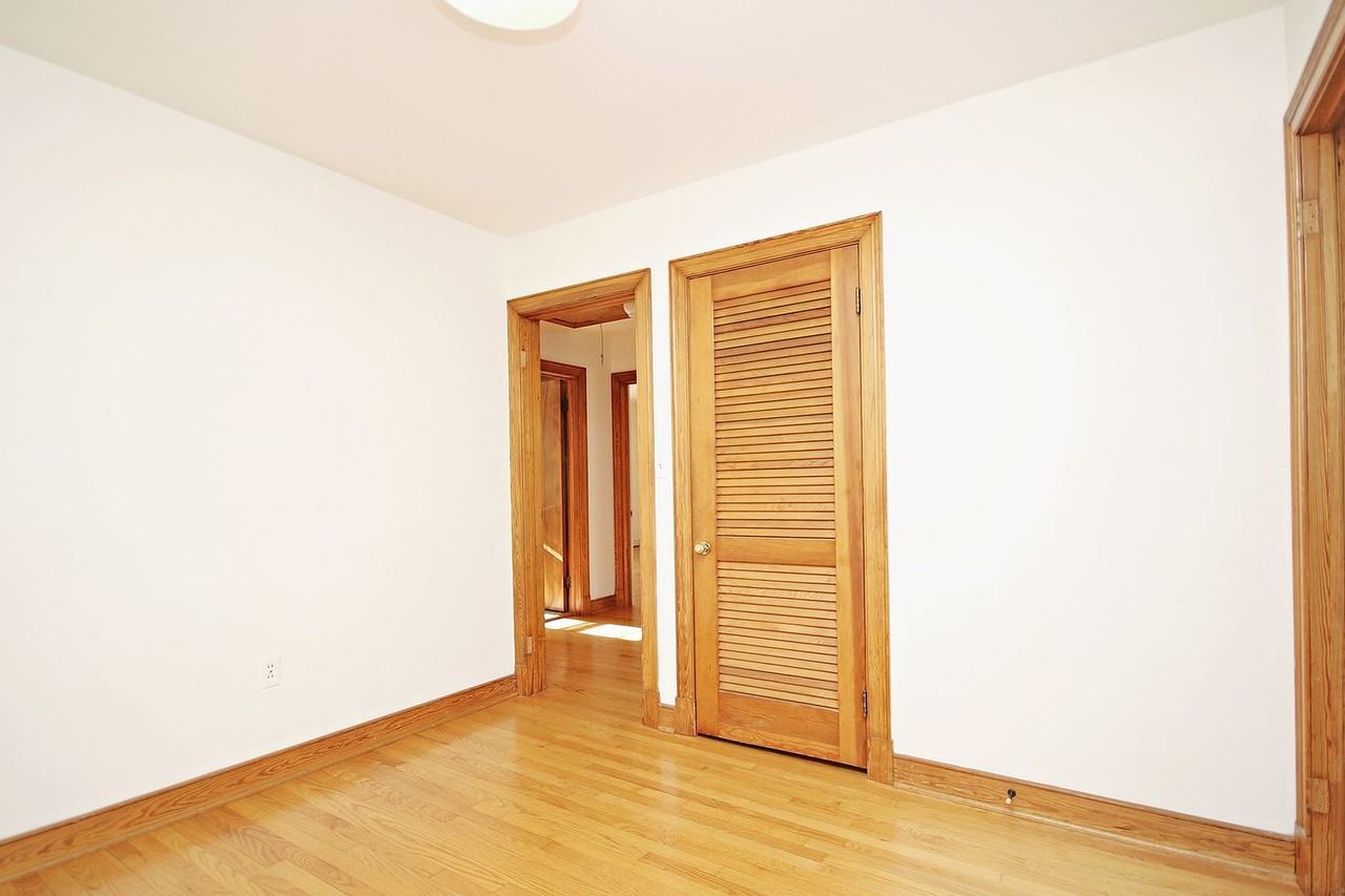 706 Grove Ave #A - Photo 6 of 11