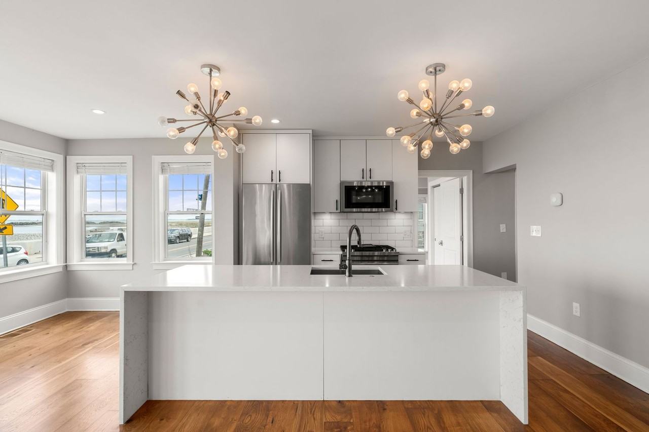 176 Winthrop Shore Dr #1 - Photo 3 of 24