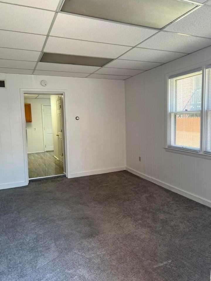 41 S Bedford St - Photo 2 of 6