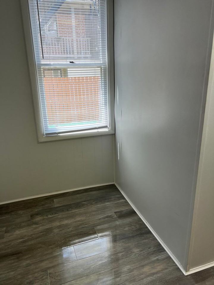 41 S Bedford St - Photo 3 of 6