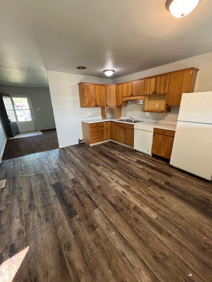 6932 Balsam Ln - Photo 3 of 8