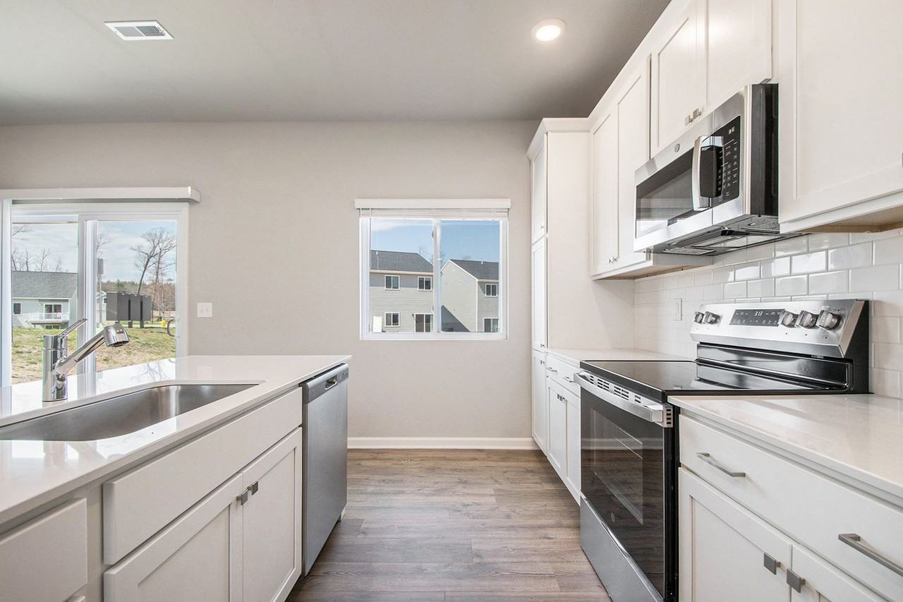 1300 1300 Trail View Court - Photo 3 of 22