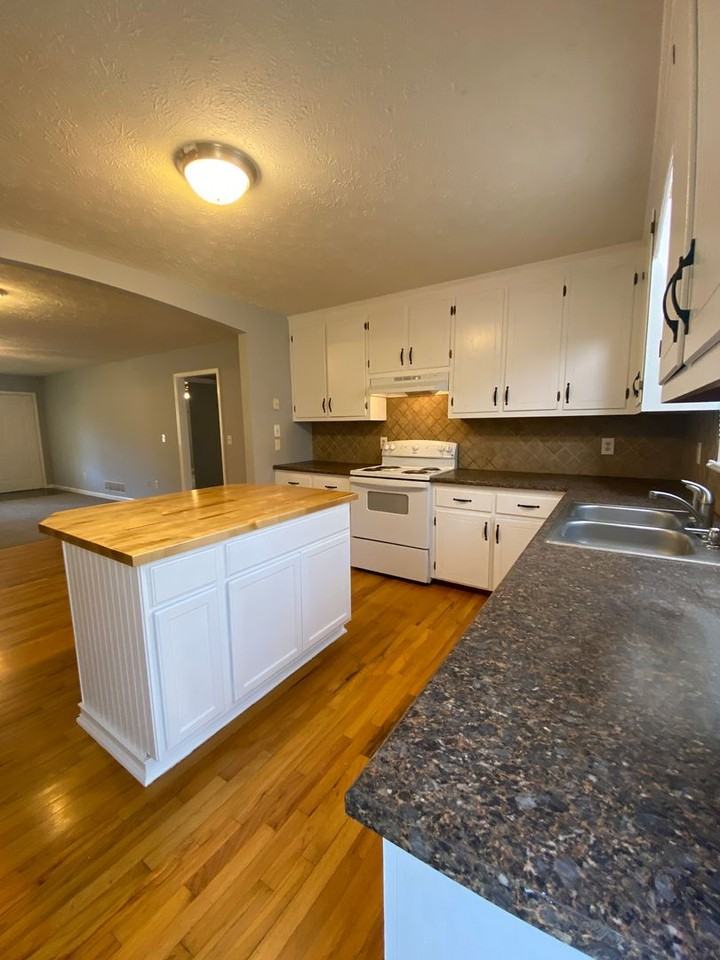 1341 Bouldercrest Cir - Photo 4 of 14