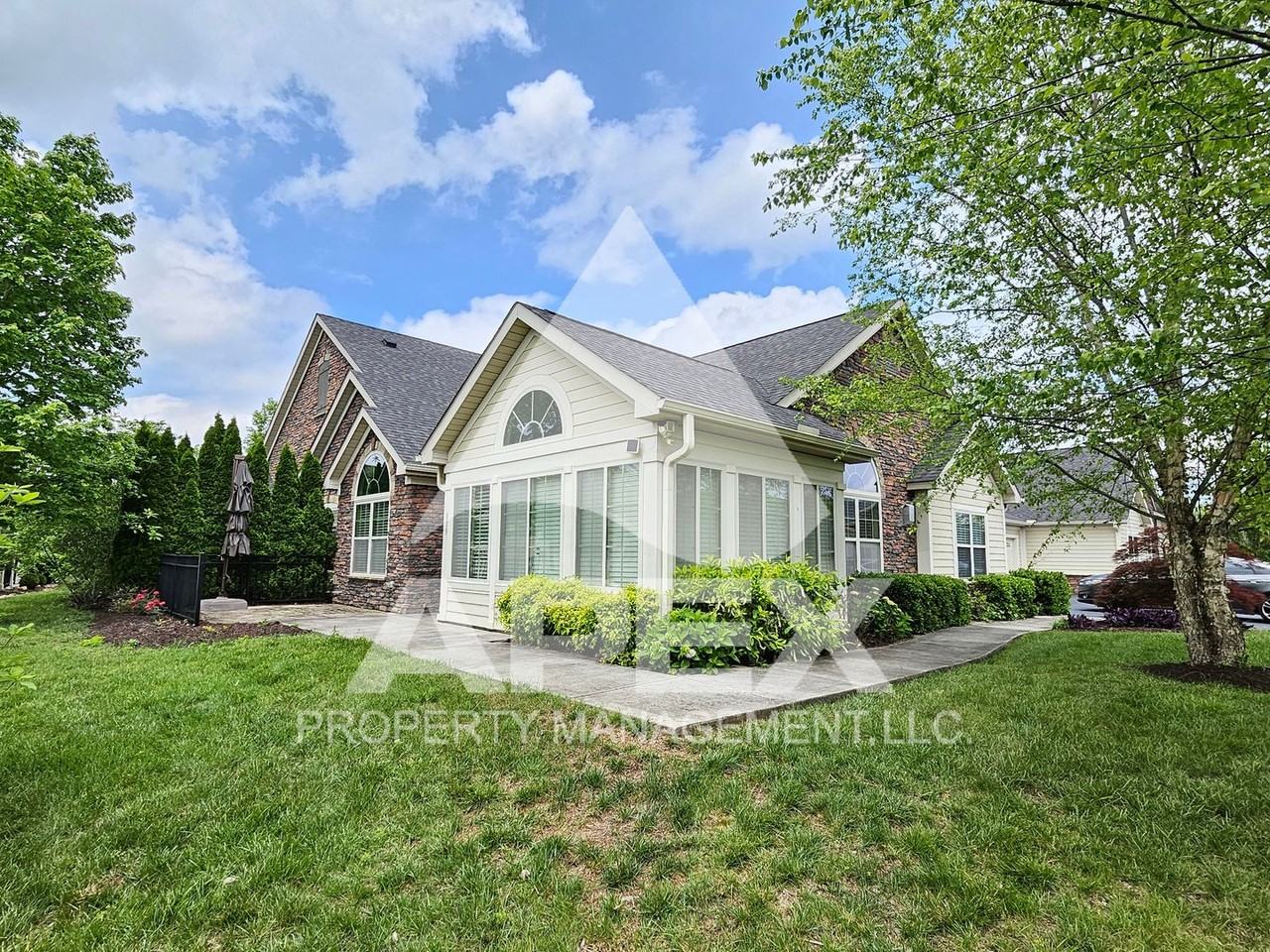 819 Pryse Farm Blvd - Photo 2 of 36