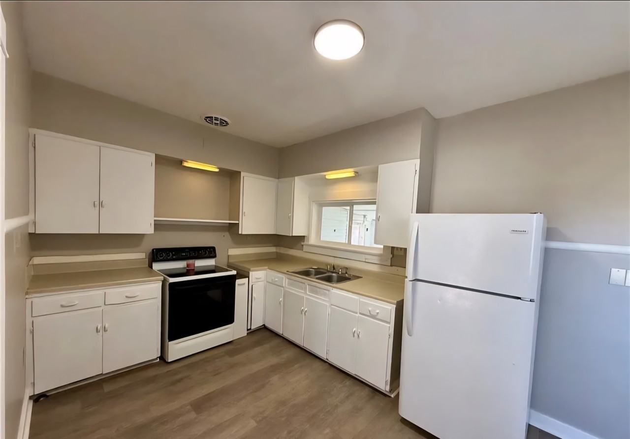 146 S Irwin St #NA - Photo 5 of 6