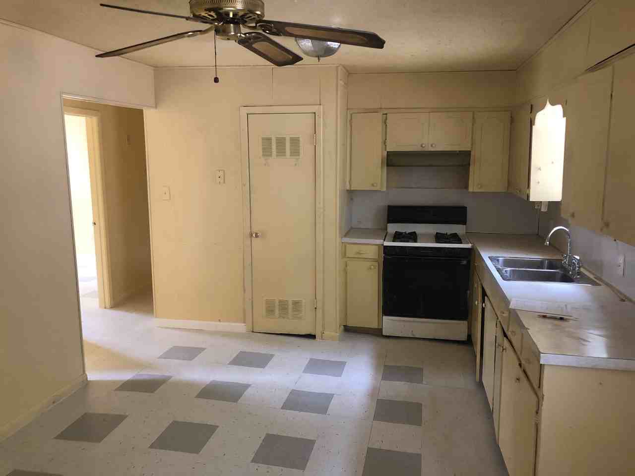 1321 West 57th Street #NA - Photo 3 of 12