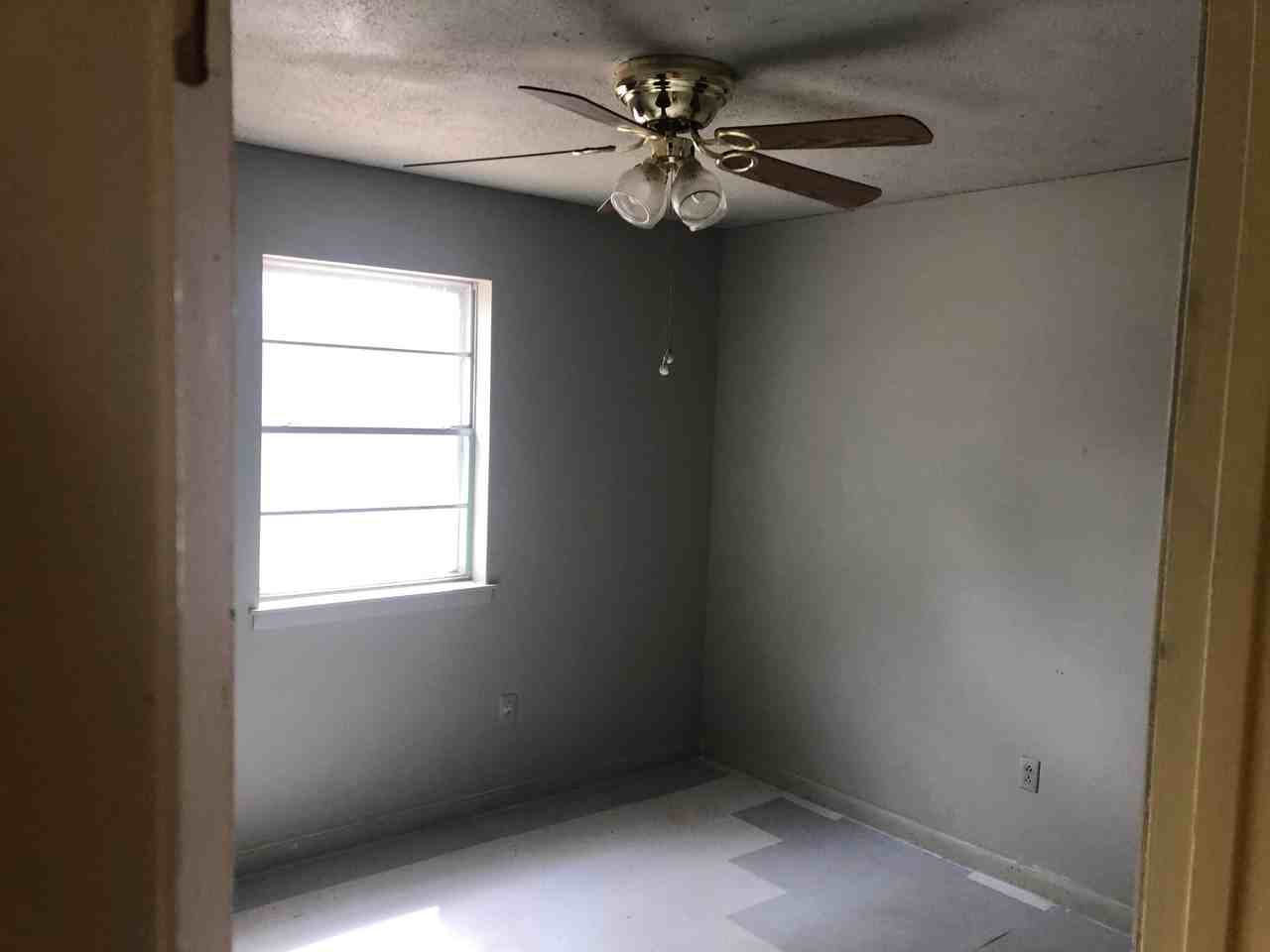 1321 West 57th Street #NA - Photo 4 of 12