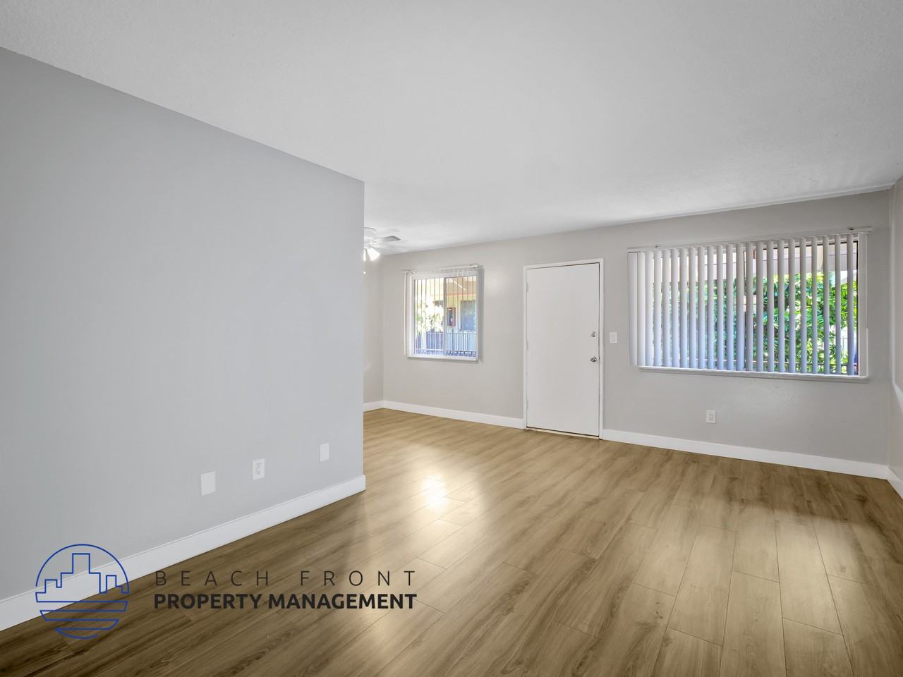 1545 Pine Ave. - Photo 3 of 14