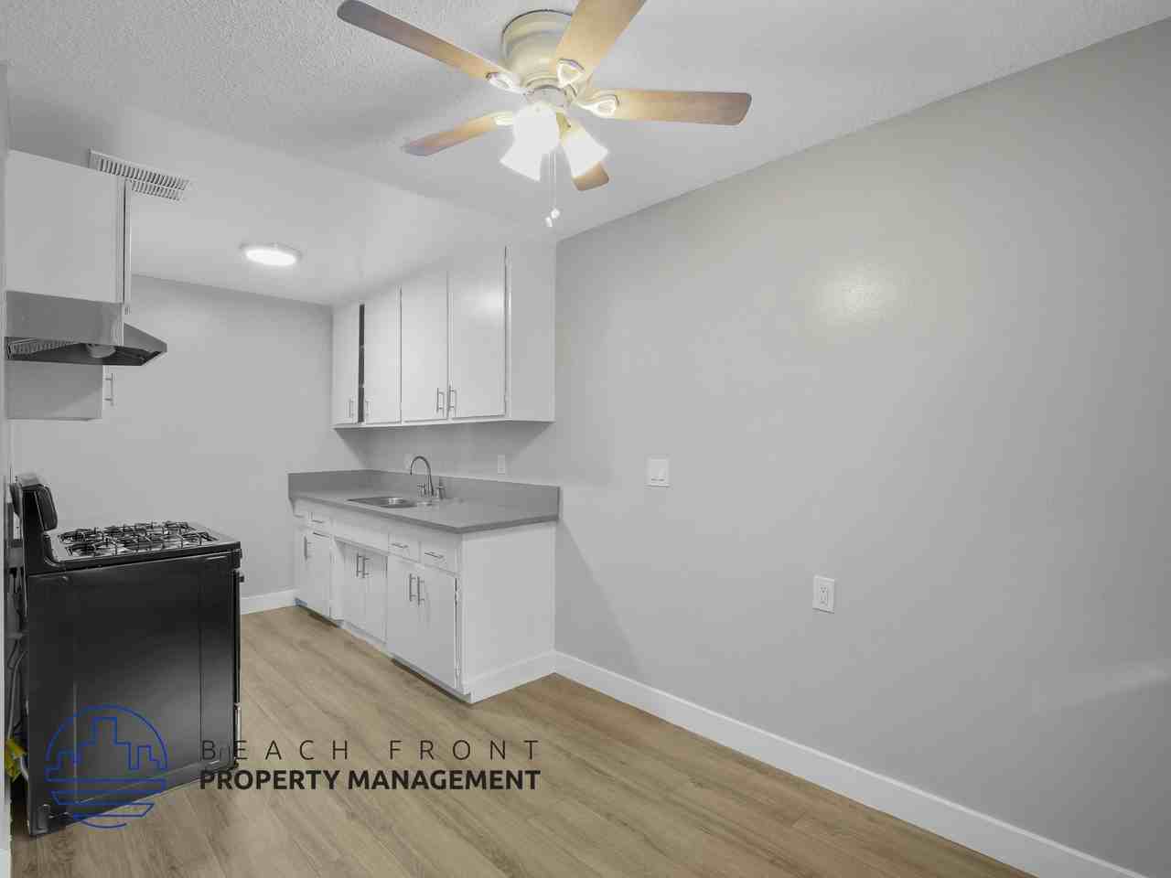 1545 Pine Ave. - Photo 5 of 14