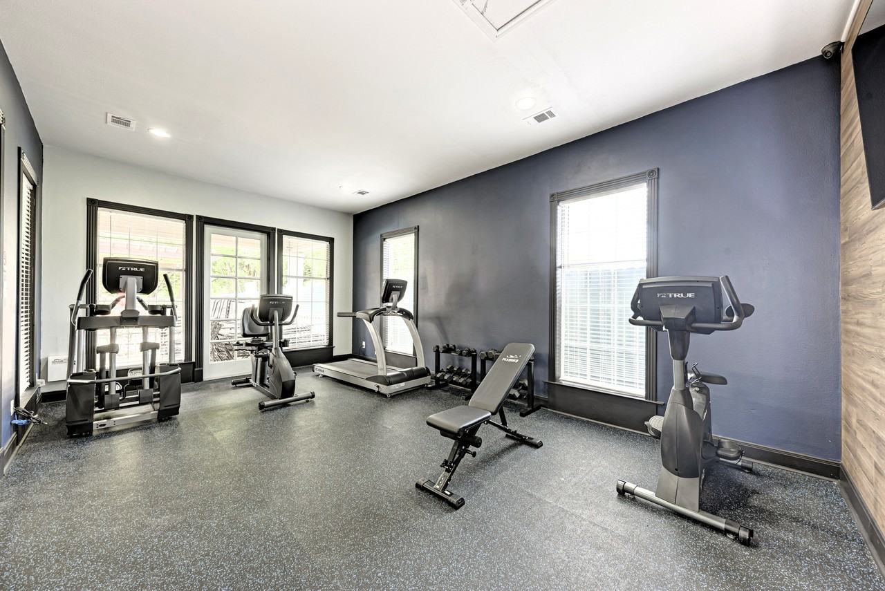 Arrowhead Park Apartments - Photo 6 of 8