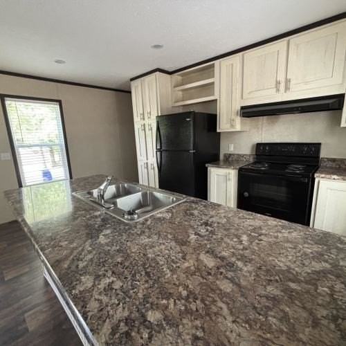 102 Falcon Dr - Photo 5 of 23