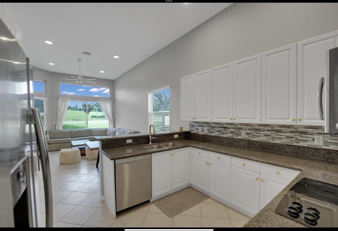 7922 Monarch Ct - Photo 3 of 31