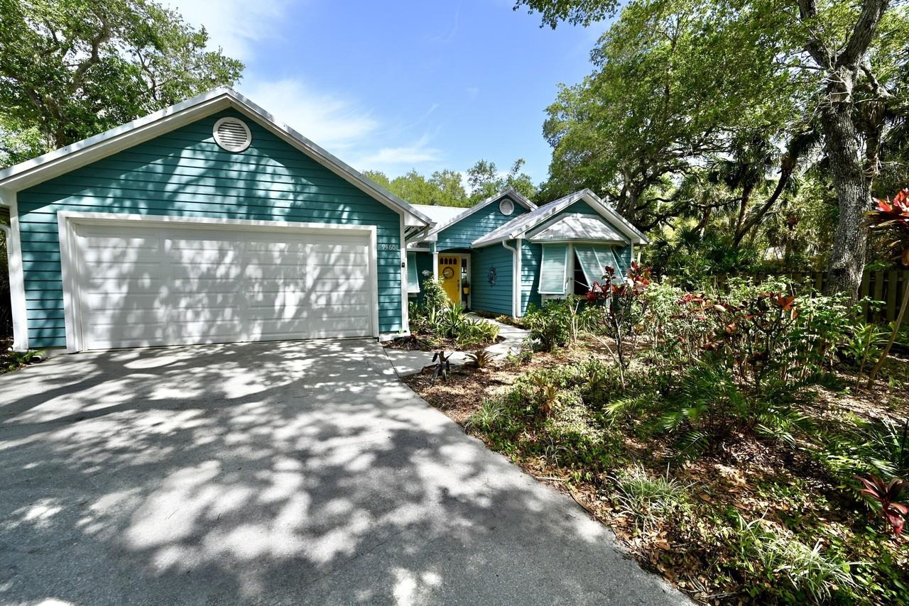 9460 Seagrape Dr - Photo 2 of 50