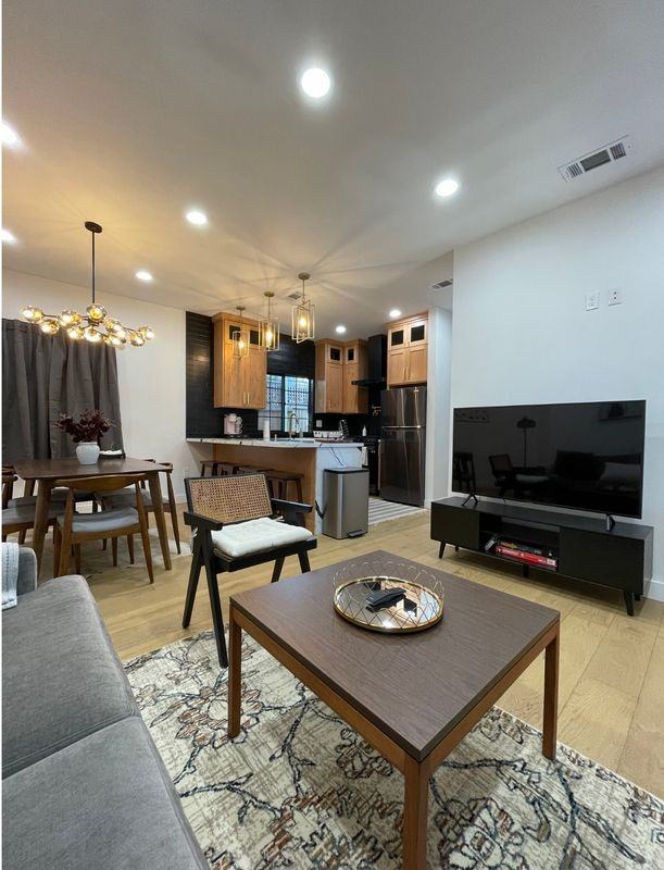 5123 Rockland Ave - Photo 7 of 17