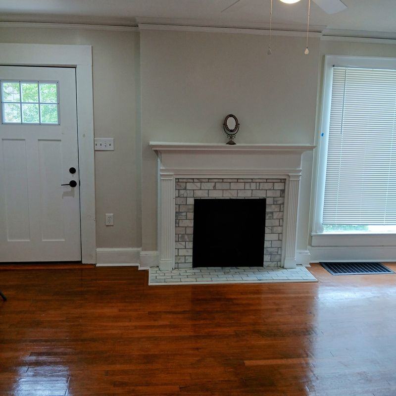 246 Mathewson Pl Sw - Photo 2 of 13