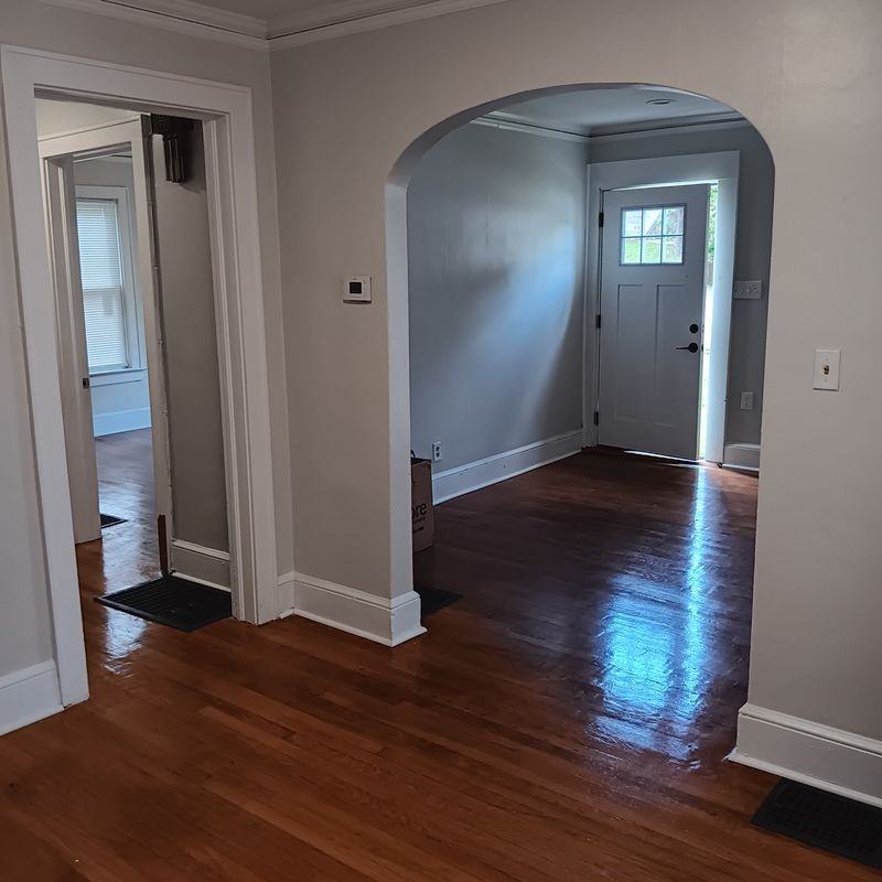 246 Mathewson Pl Sw - Photo 2 of 18