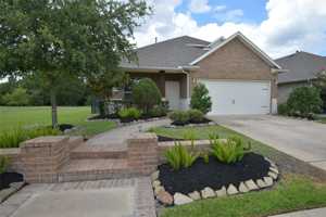 featured image of 18918 Cove Pointe Dr