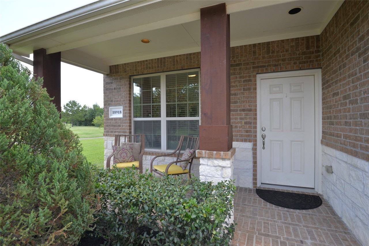 18918 Cove Pointe Dr - Photo 6 of 27