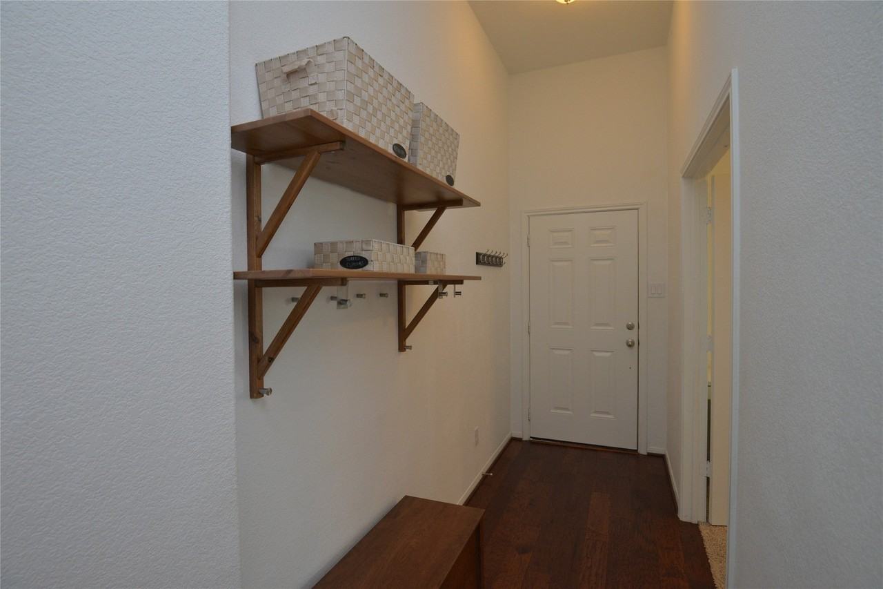 18918 Cove Pointe Dr - Photo 7 of 27