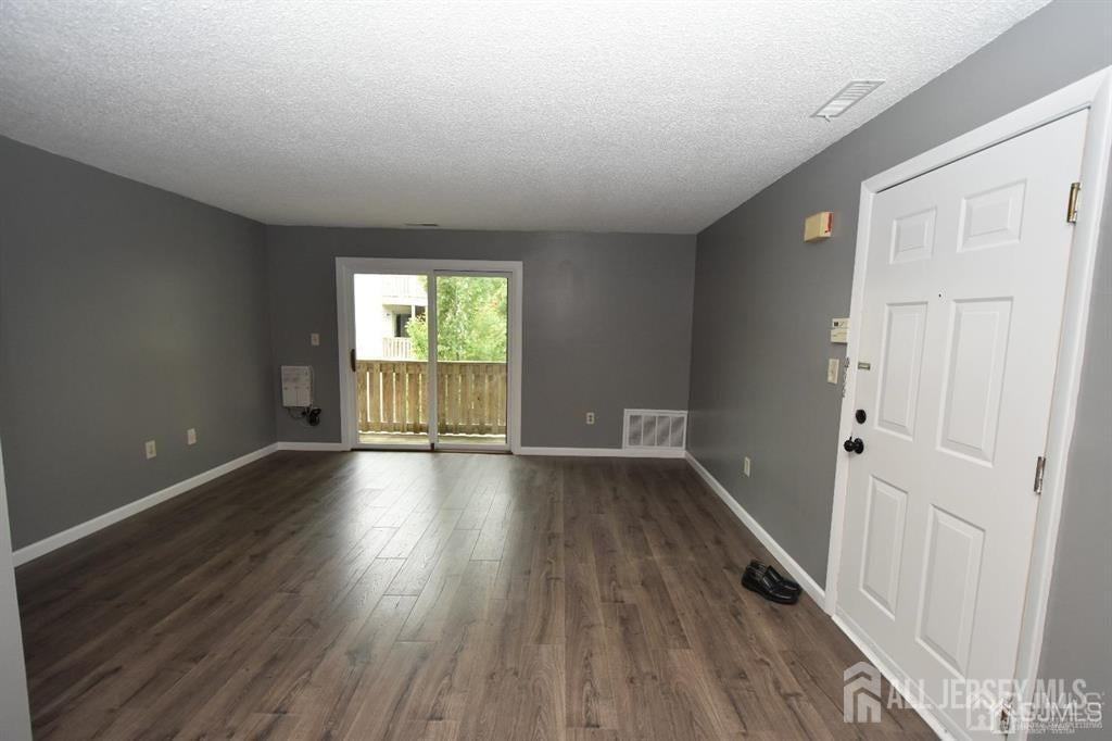 1412 Ravens Crest Dr - Photo 4 of 18