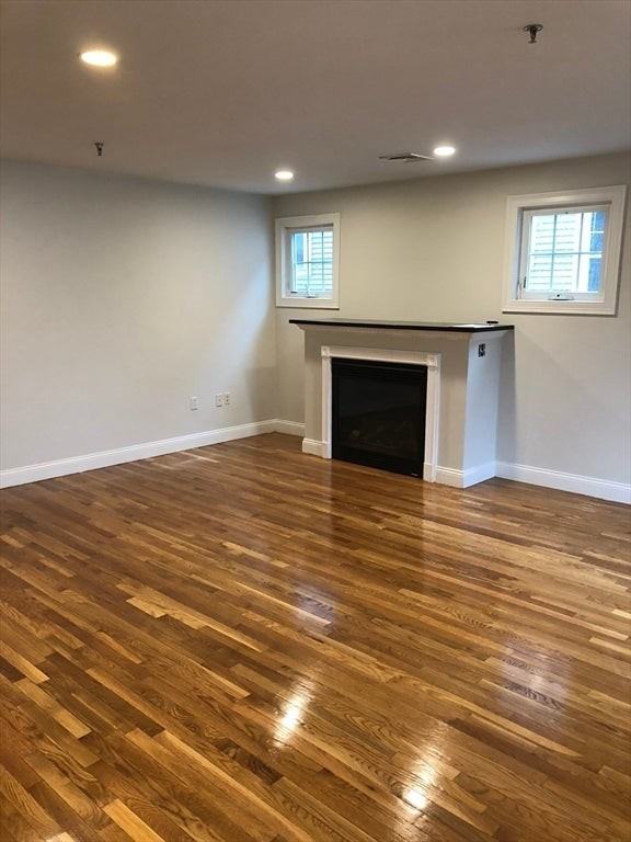 135 Calumet St - Photo 4 of 13